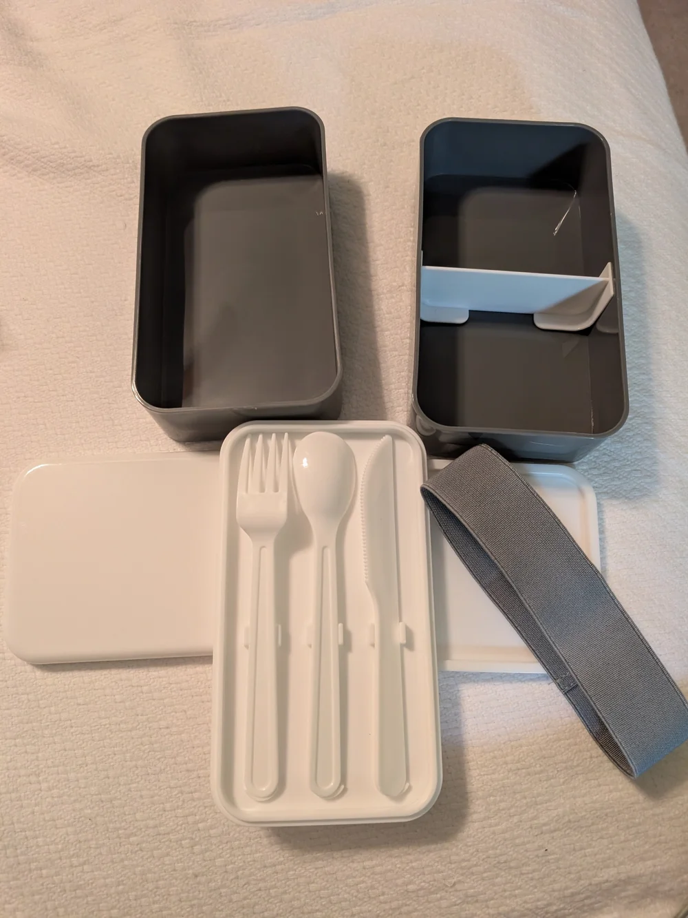 Two-Tier Bento Lunch Box with Elastic Strap - White & Gray thirtyone Gifts